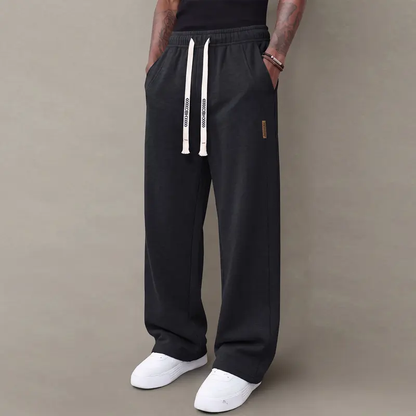 Men’s casual pants —loose straight-leg